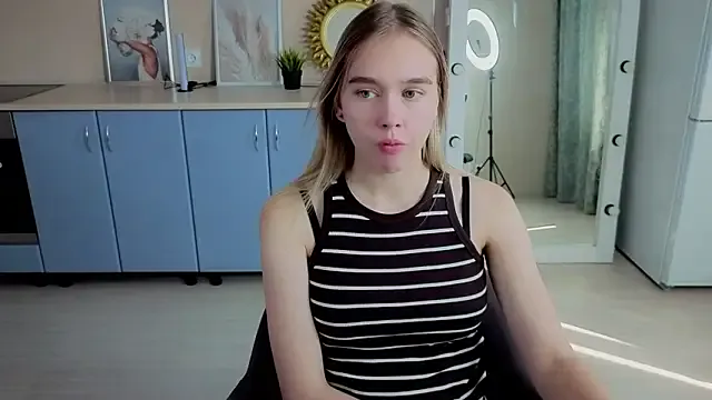 YasmienAtos – webcam model profile photo Image 3