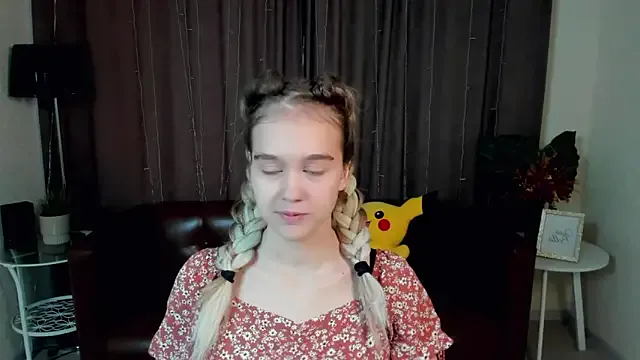 YasmienAtos – webcam model profile photo Image 6