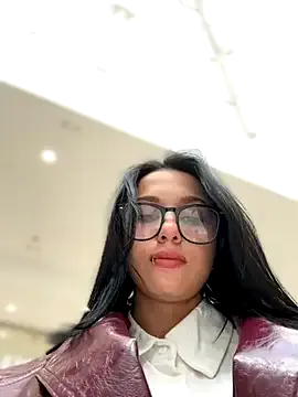 Taanni – webcam model profile photo Image 4