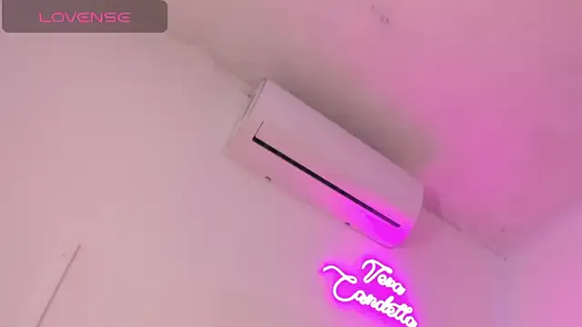 SUZU_ – webcam model profile photo Image 12