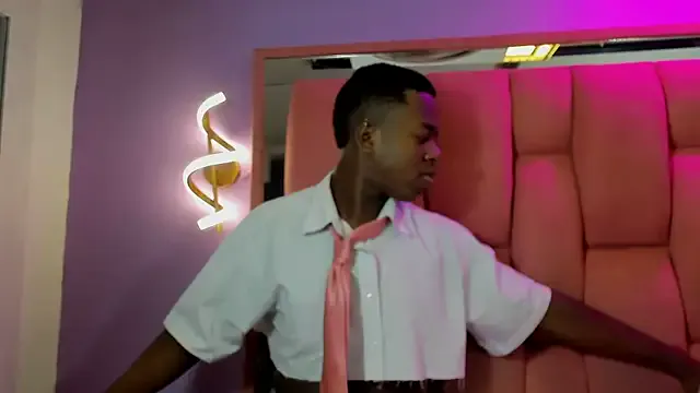 VICTORIAOBEY – webcam model profile photo