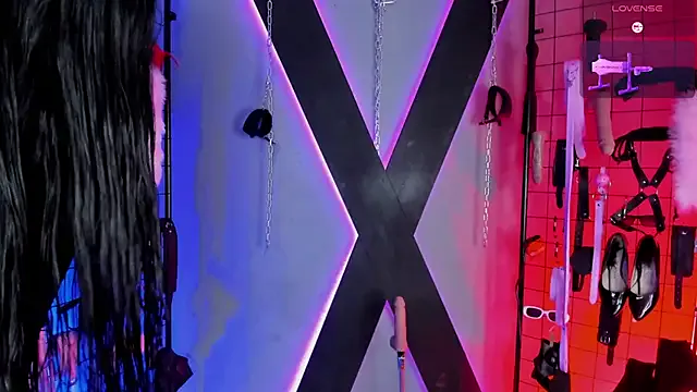 MiraKova – webcam model profile photo Image 10