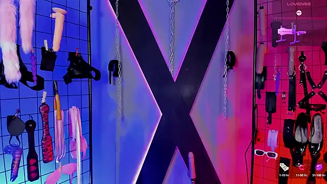 MiraKova – webcam model profile photo Image 6