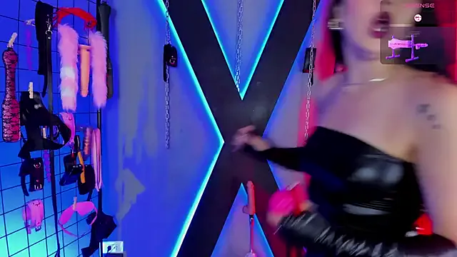 MiraKova – webcam model profile photo Image 9