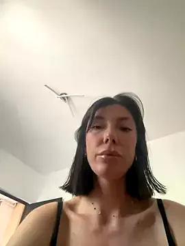 EmilyDumont – webcam model profile photo Image 8