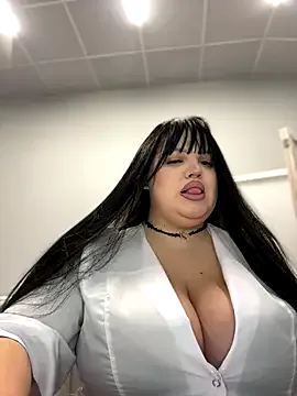 AmaraBosch – webcam model profile photo Image 10