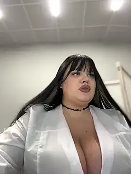 AmaraBosch – webcam model profile photo Image 9