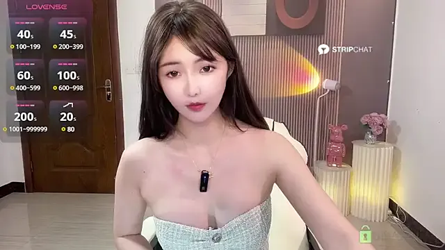 SUZU_ – webcam model profile photo Image 13