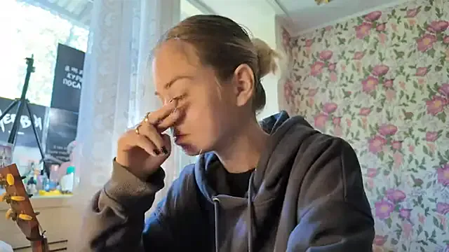 Clinic_Sexy – webcam model profile photo Image 12