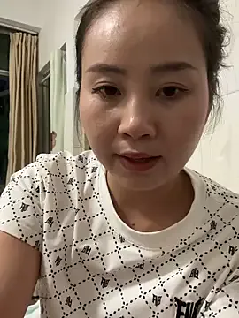 MollyBoston – webcam model profile photo Image 2