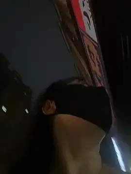 LizBentley – webcam model profile photo Image 16