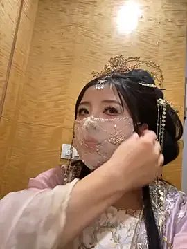 LizBentley – webcam model profile photo Image 8