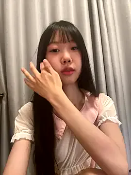 lilyxye77 – webcam model profile photo Image 8