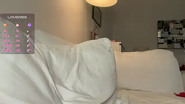 AishaHart – webcam model profile photo Image 10