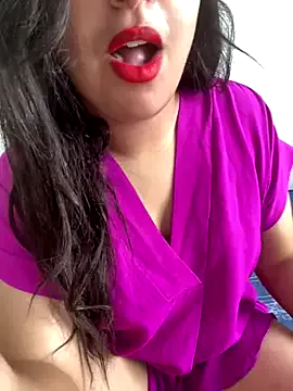 Cinderella-98 – webcam model profile photo Image 17