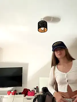 Musae – webcam model profile photo Image 14