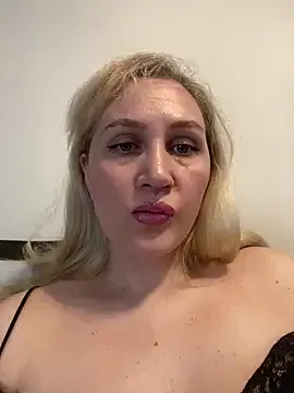 YourBlondee Image 7