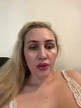 YourBlondee Image 8