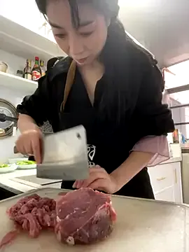 linahelen – webcam model profile photo Image 4