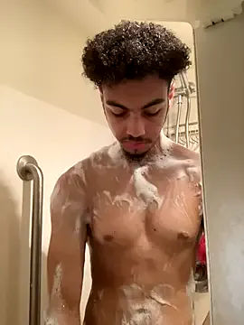 MilaDelays – webcam model profile photo Image 4