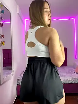 YourMommyBlair – webcam model profile photo Image 14