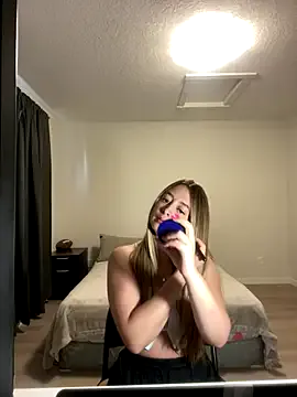 YourMommyBlair – webcam model profile photo Image 7
