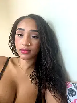 AdrennaLynee – webcam model profile photo Image 3