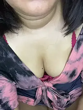 MiaPersy – webcam model profile photo Image 5