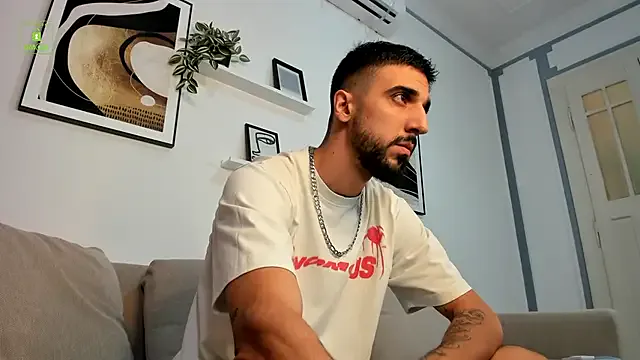 Ellidi – webcam model profile photo Image 2